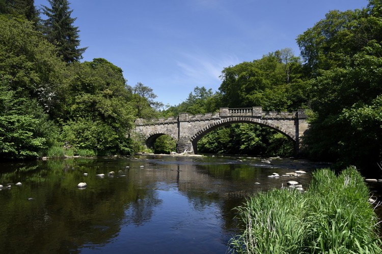 Almondell and Calderwood Country Park | New homes for sale in East Calder