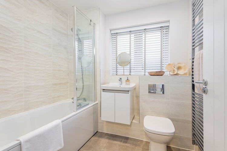 Bayberry house type bathroom, 2 bedroom house for sale in Bicester