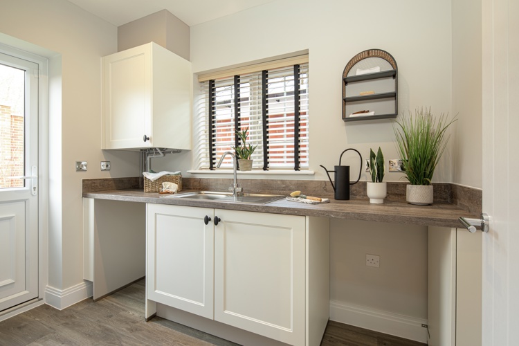 Vb1928628 8558 57 Plot2 Ayletts Green Kelvedon Cala NHC Kitchen Utility Room