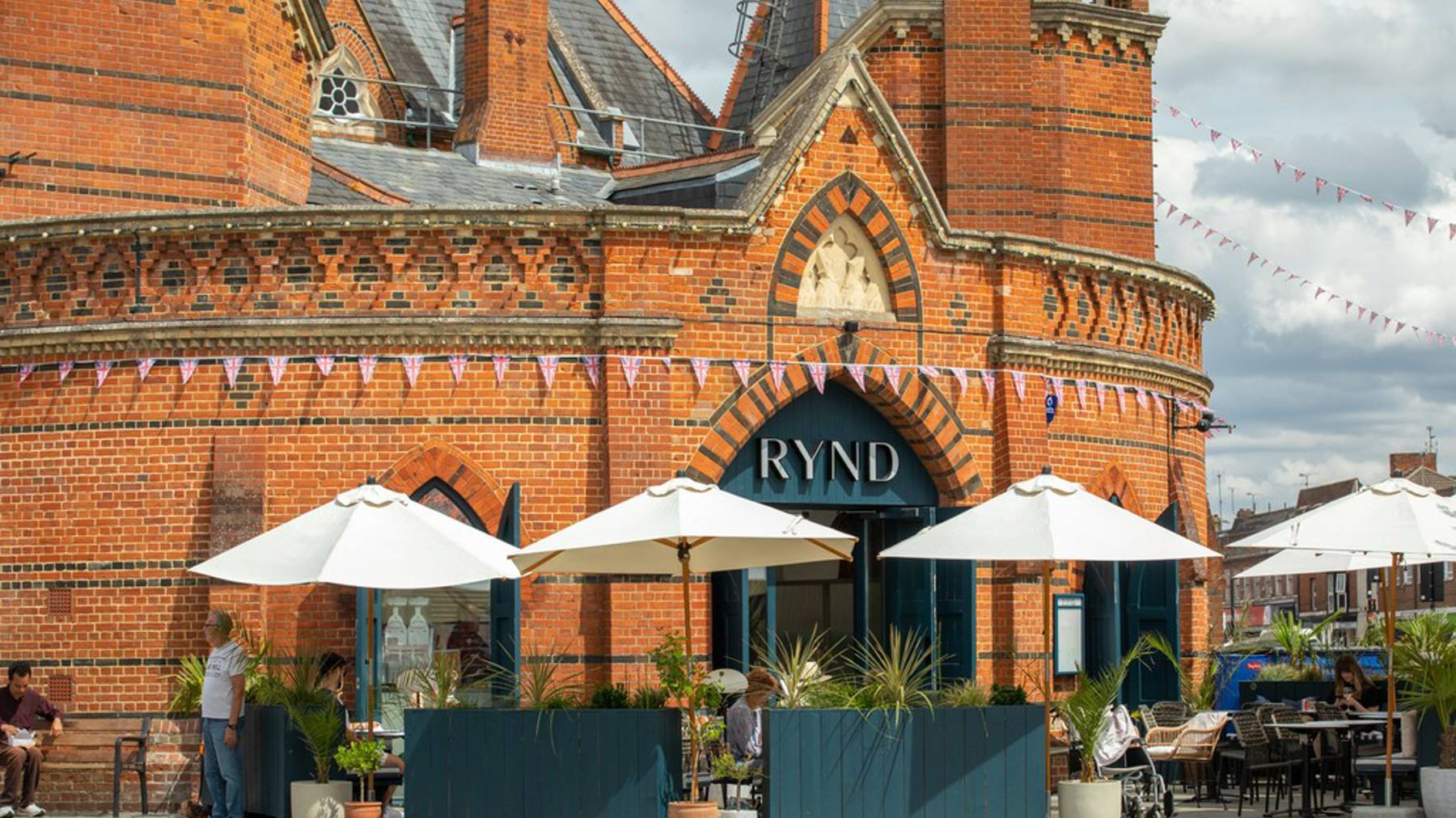 Local area photography for houses for sale in Finchampstead