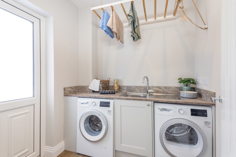 Utility in 5 bedroom houses for sale newbury
