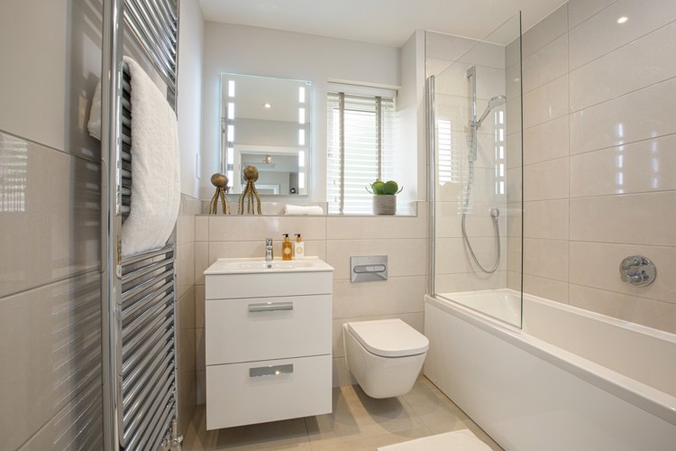 Drayton house type bathroom, 3 bedroom house for sale in Shrivenham