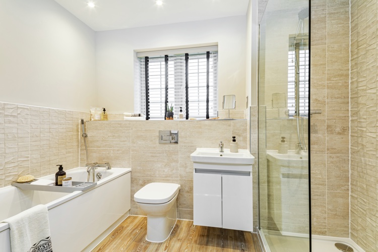 Vb1924503 8561 77 Plot1 Ufford Chase Great Bentley Bathroom