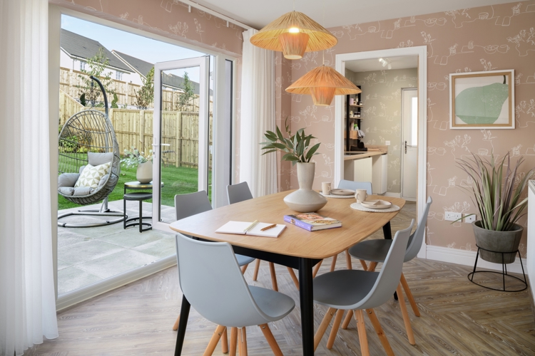 Vb1913258 CALA Cults Fraiarsfield West Barrie Dinning Zacandzac