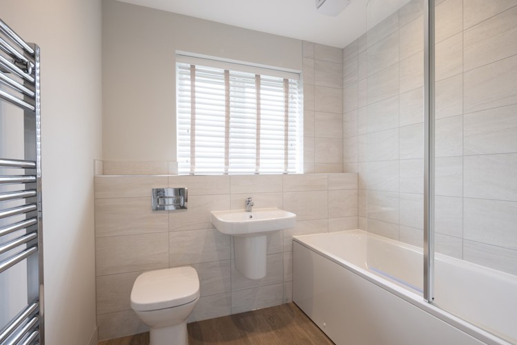 The Dandelion Bathroom Wivenhoe Gardens
