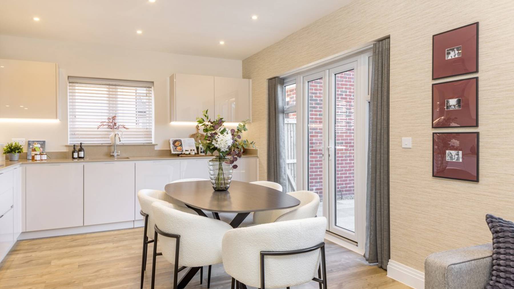 The Silvergrass, Samuel Gardens Kitchen Dining