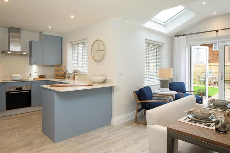 Fir house type family space, 3 bedroom house for sale in Bicester