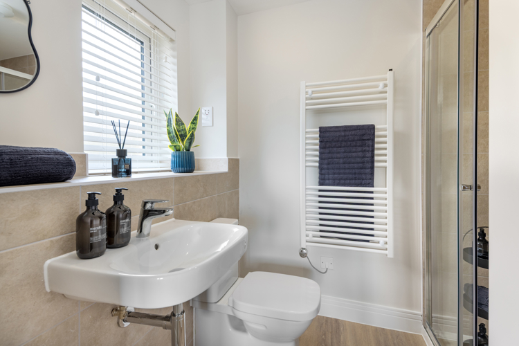 The Pinewood Bedroom 1 Ensuite