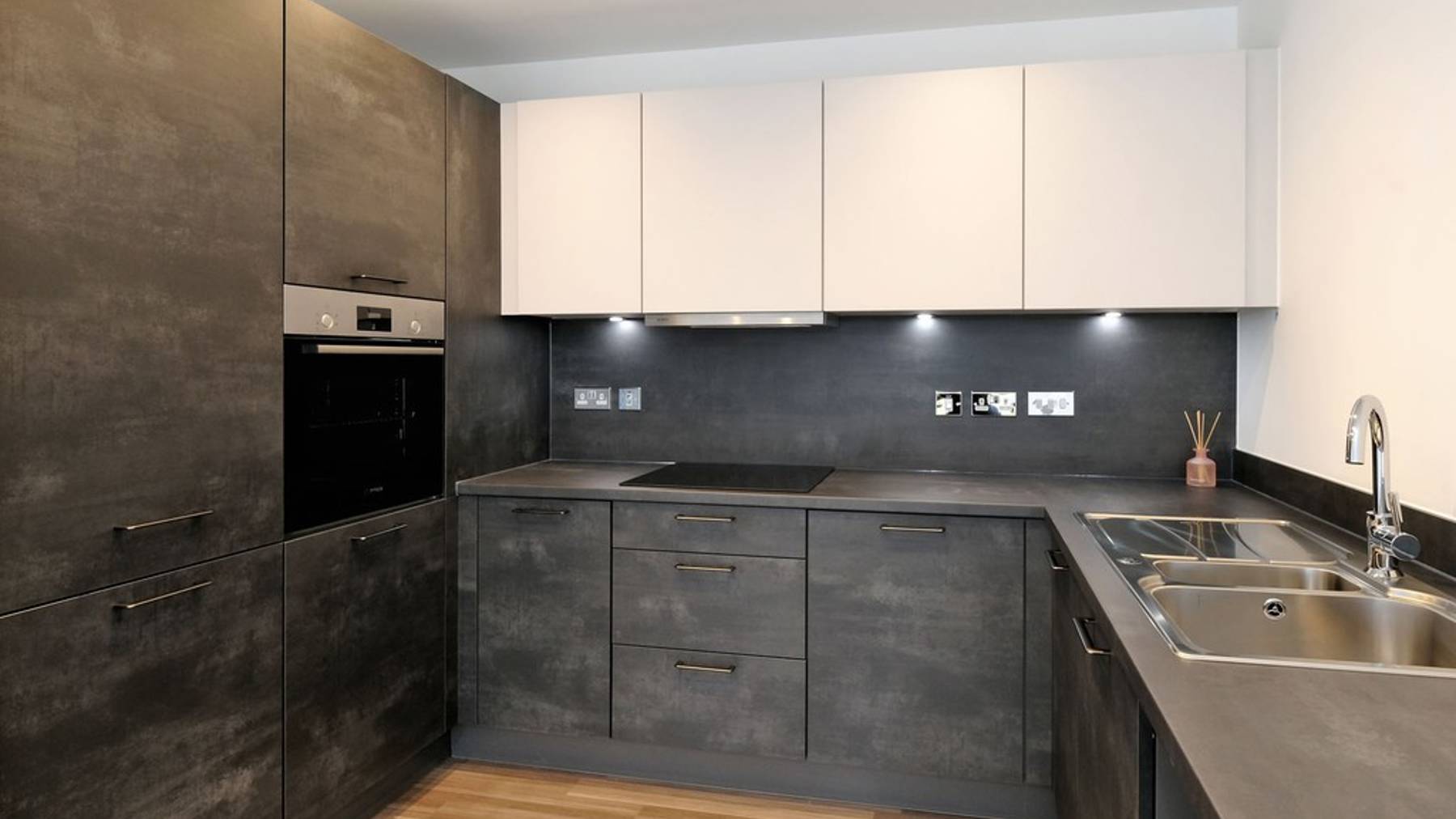 Southbank 1 Bedroom Apartment Persley Den Drive