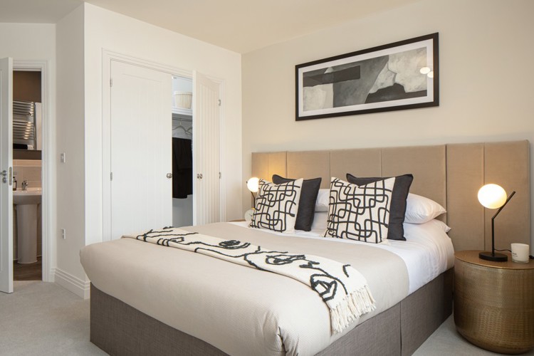 Burwell Apartments SF 2 Bed Netherhall Bedroom