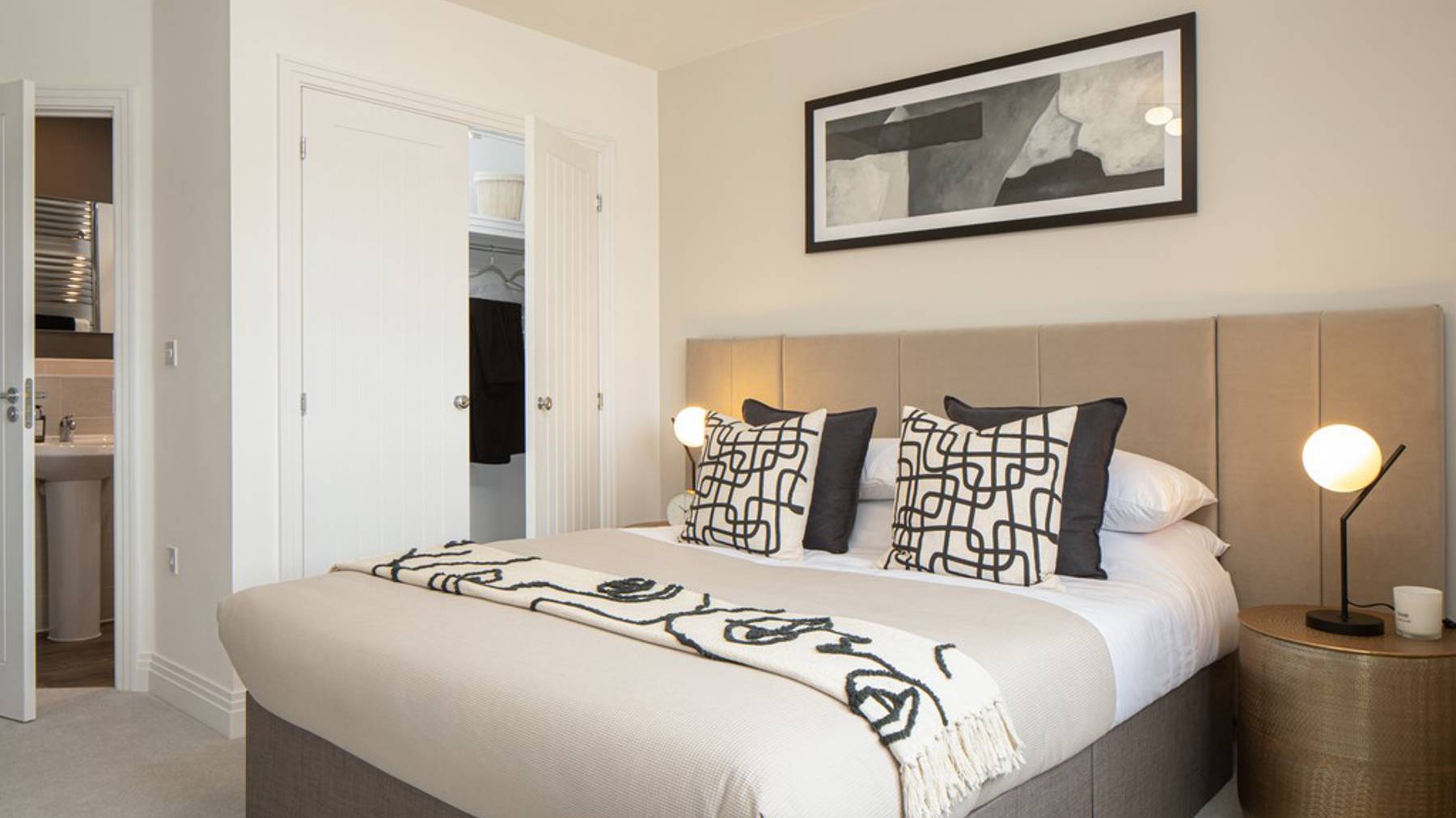 Burwell Apartments SF 2 Bed Netherhall Bedroom