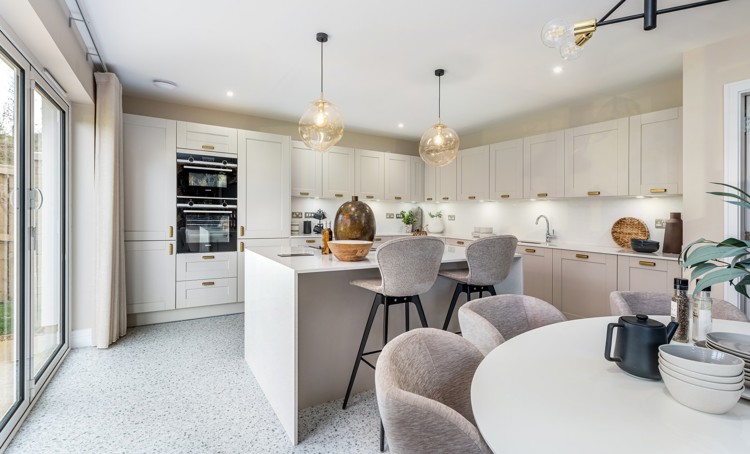 Vb5118697 20240319 Cala Homes Weavers Brae Darroch Kitchen Family Dining 003 1600X969