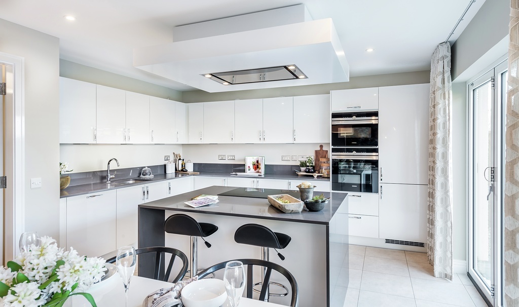 Crichton 5 Bedroom House For Sale In