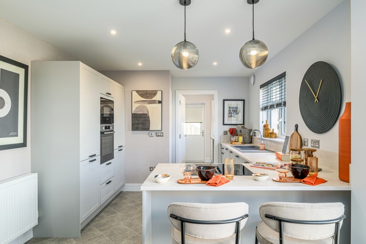 Vb5396893 20250227 Cala Homes Cornhill Village Bryce Kitchen Family Dining 003 3200X2133