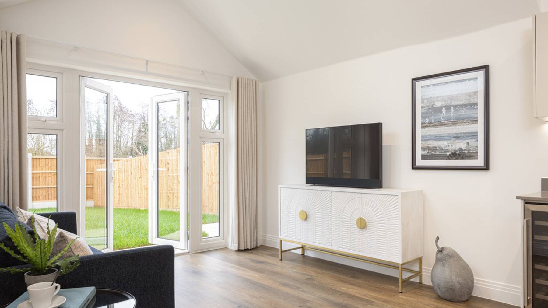 The Whitebeam, Samuel Gardens, Kitchen Dining Room