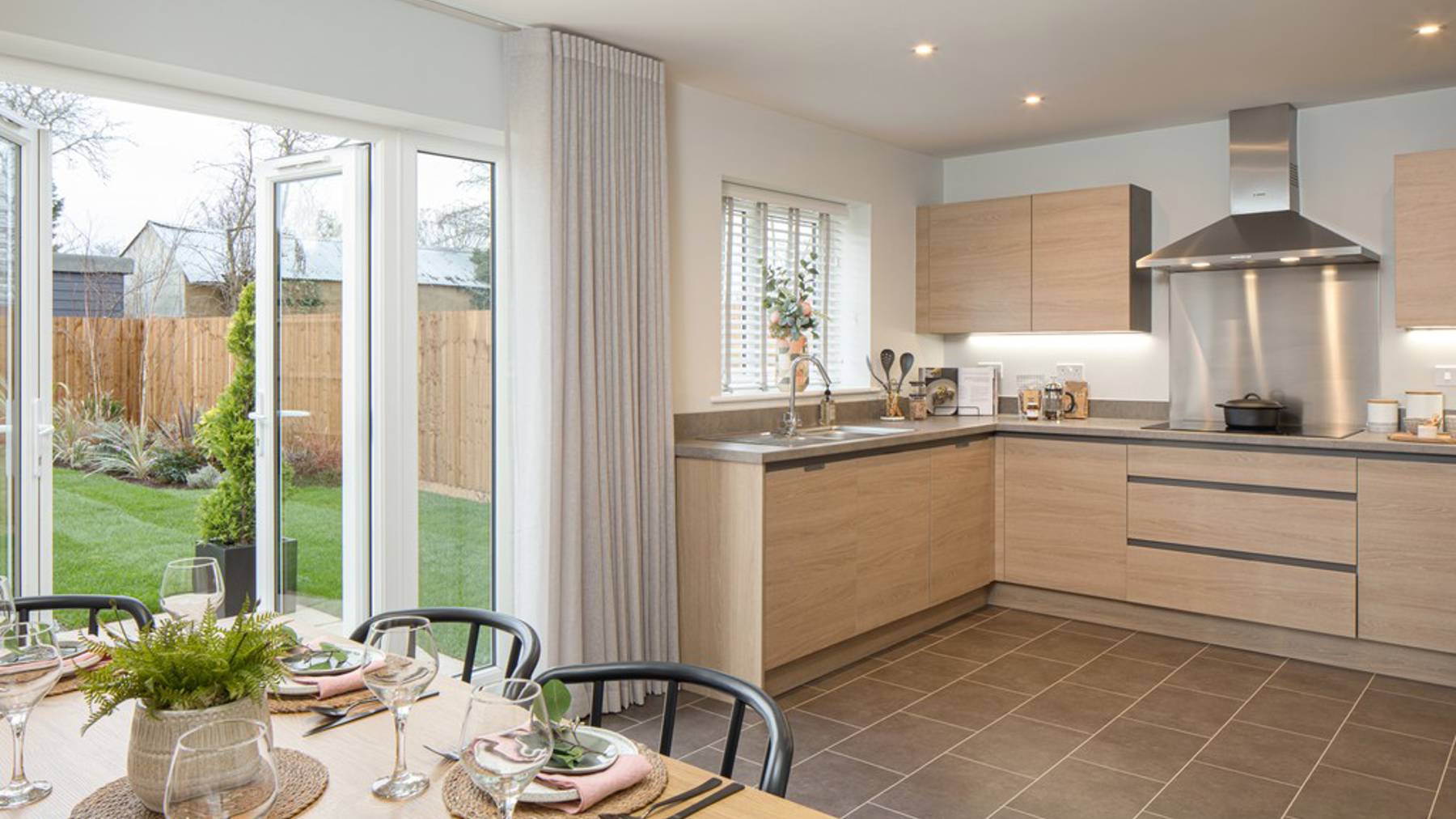 Pinewood Staggs Farm Kitchen Dining (2)