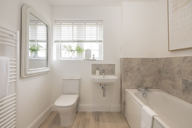 Rowan | Family Bathroom