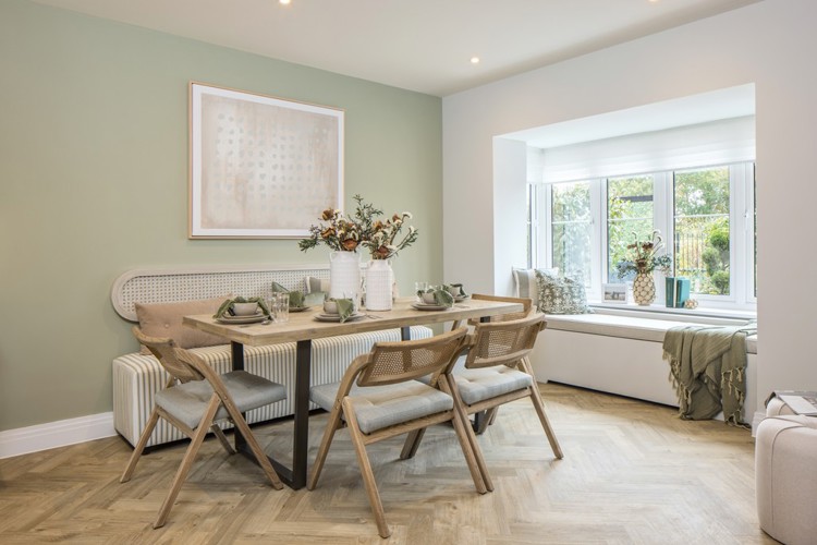 Family dining room in 4 bedroom houses for sale kings langley