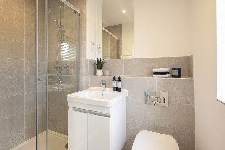 Bathroom in 3 bedroom houses for sale kings langley