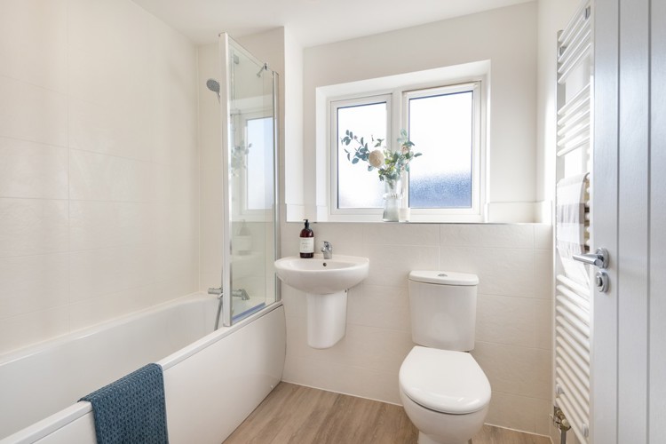 The Hawthorn Bathroom Ingatestone Grove