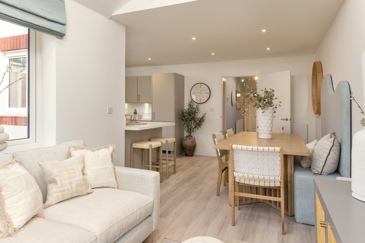 Family dining room in 3 bedroom houses for sale kings langley