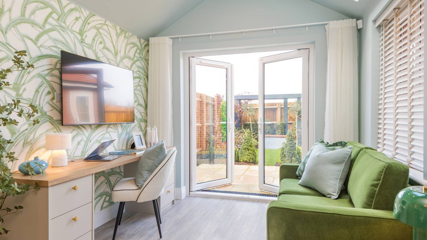  The Fir Family Room Wivenhoe Gardens, Essex