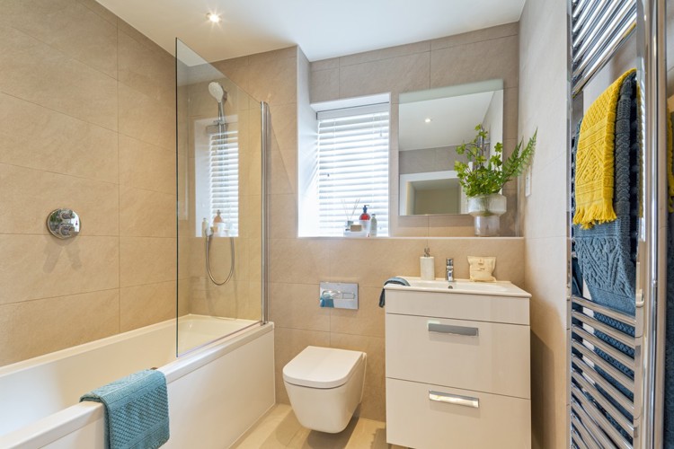 Gidea house type bathroom, 4 bedroom house for sale in Shrivenham