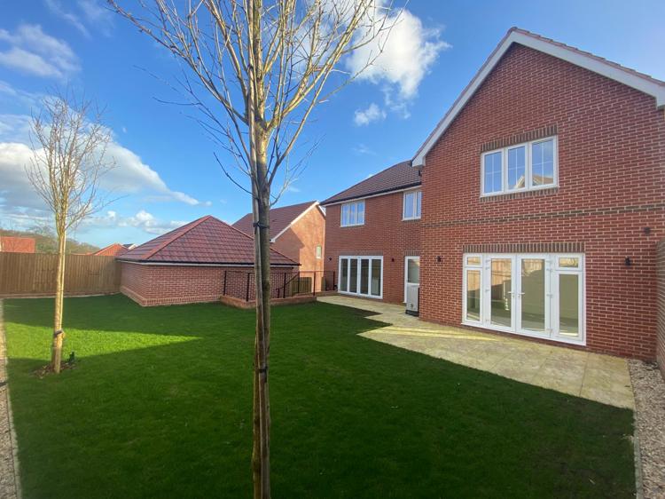 Cala Homes Knights Grove Plot 65 External Garden