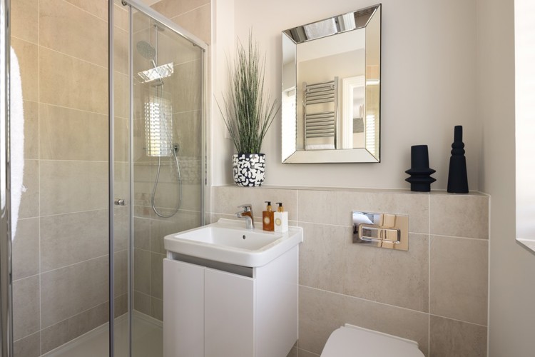 Fir house type ensuite, 3 bedroom house for sale in Bicester