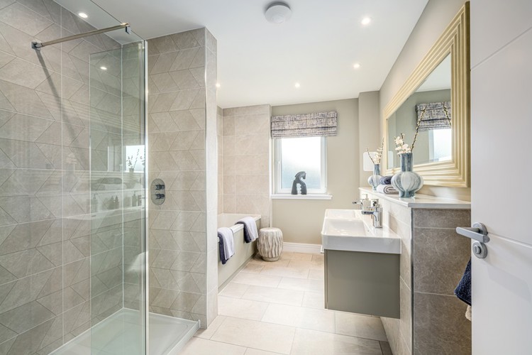 The Thorney Family Bathroom Netherhall Gardens, Cambridge