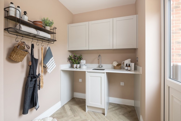 Utility, 5 Bedroom Houses For Sale In Potters Bar 