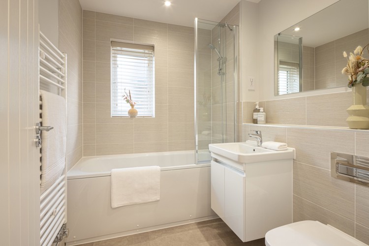 Cala At Himley Village Bicester Blackthorn Bathroom