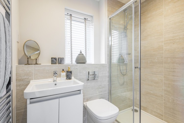 Bayberry house type bathroom, 2 bedroom house for sale in Chipping Norton