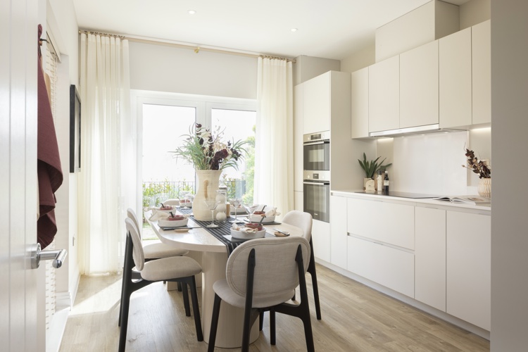 Vb2286920 Plot 84 Waterbeach Kitchen 2
