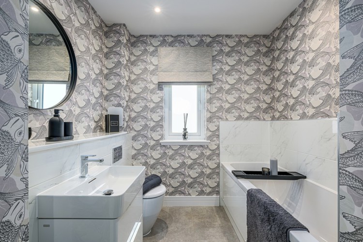 5 bedroom home for sale | family bathroom | Cala Homes 