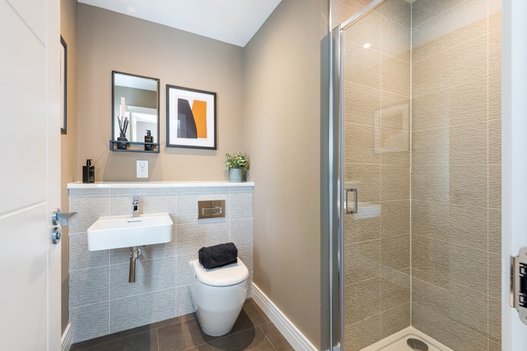 4 bedroom showhome | Generous bathroom