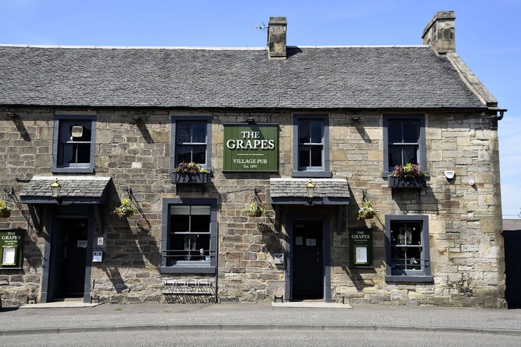 East Calder - local photography - The Grapes 