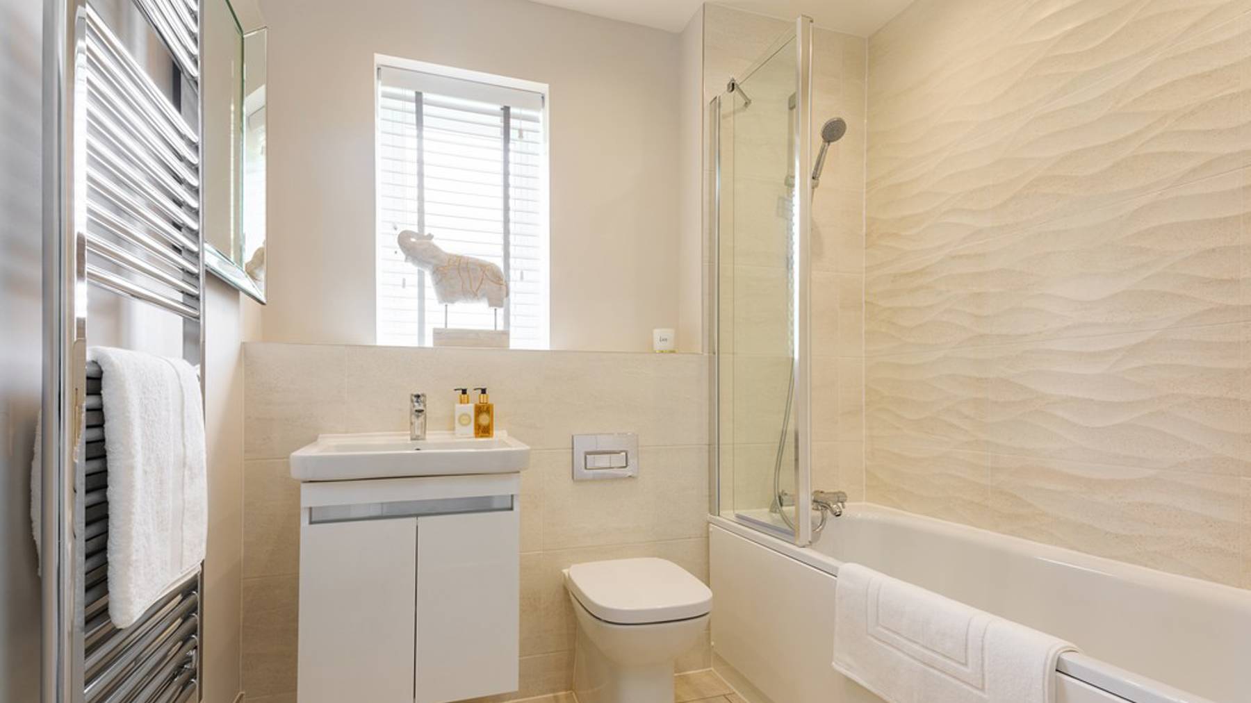 The Shelford Family Bathroom Netherhall Gardens, Cambridge