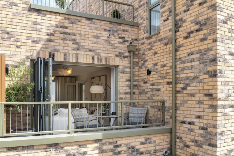 Vb2286918 Plot 84 Waterbeach Balcony 2