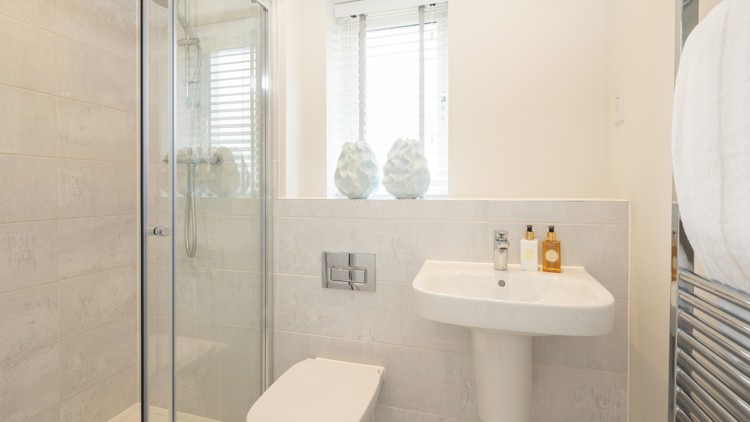 Bathroom of house for sale at Worting Park. New homes for sale in Basingstoke