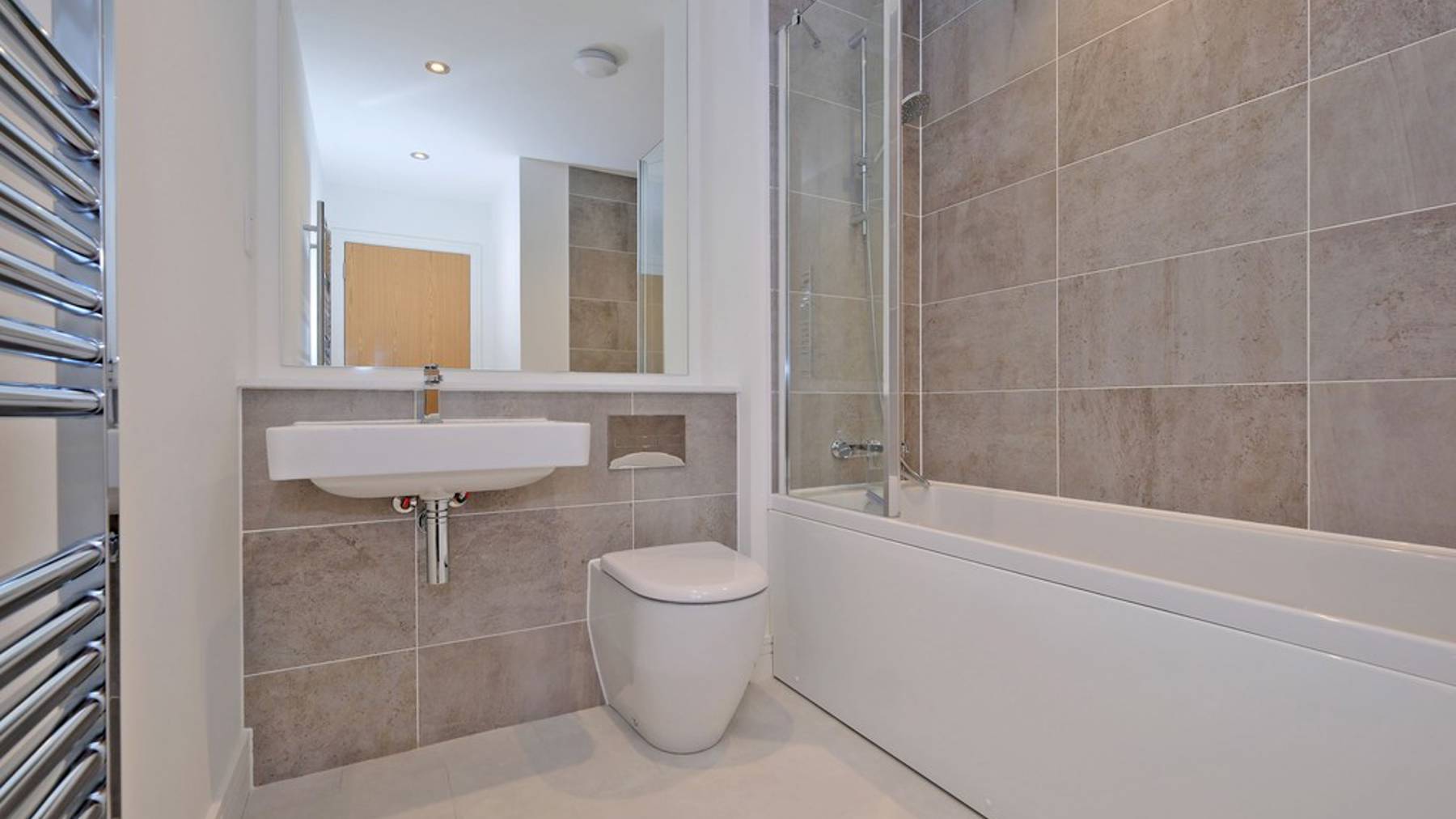 Plot 153_Southbank_bathroom