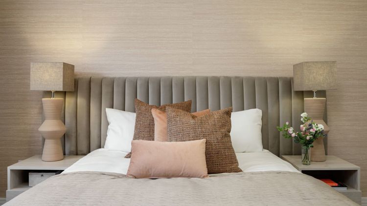 Vb1913254 Cala Cults Fraiarsfield West Barrie MB Headboard Zacandzac