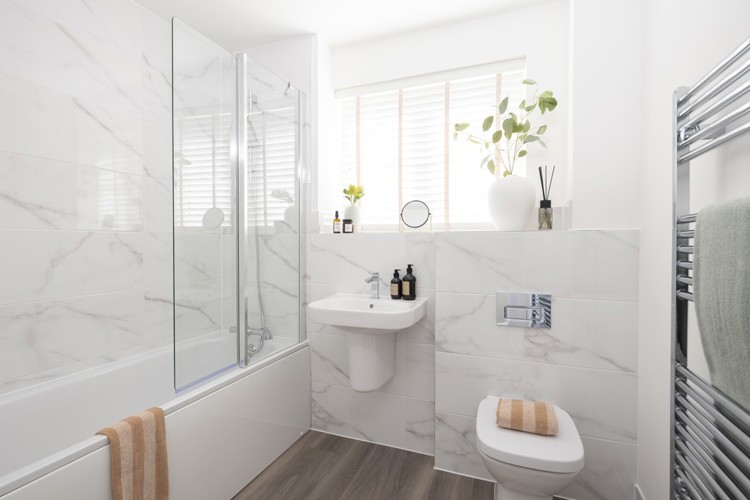 Burwell Apartments GF 1 Bed Netherhall Bathroom