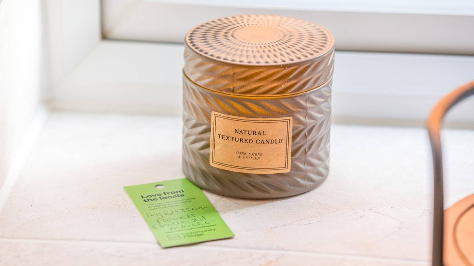 Natural textured candle_Ivy Blossom Florals _Ufford Chase Showhome of Support