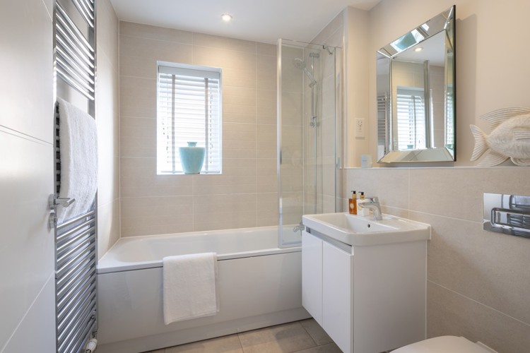 Fir house type bathroom, 3 bedroom house for sale in Bicester