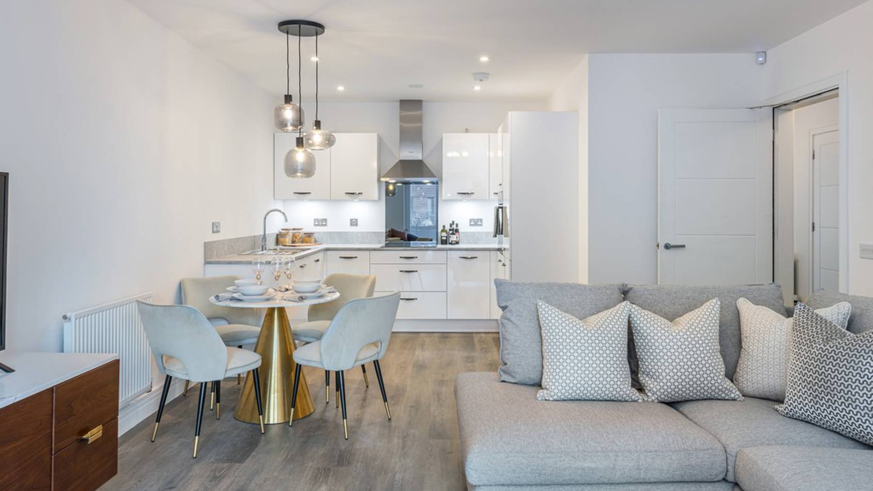 Yearsely Apartments SF Ingatestone Bathroom Kitchen Dining