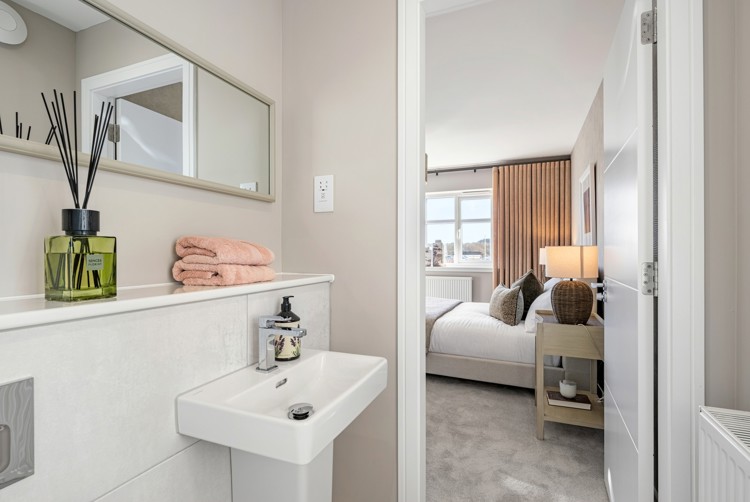 Vb5650412 20260227 Cala Homes Lathallan Grange Evan Bedroom 2 Ensuite 002 1600X1070