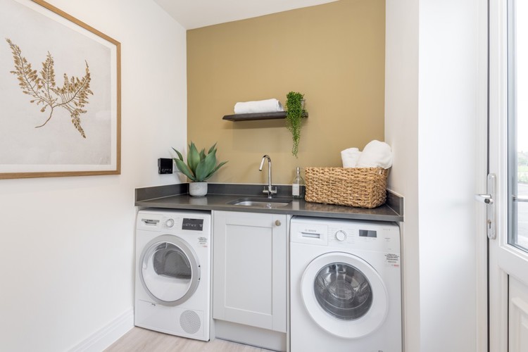 Poplar house type utility room, 4 bedroom house for sale in Didcot