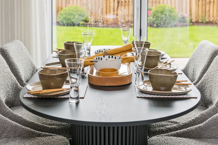 Vb5170161 20240625 Cala Homes Calderwood The Garvie Kitchen Family Dining 006 1600X1067