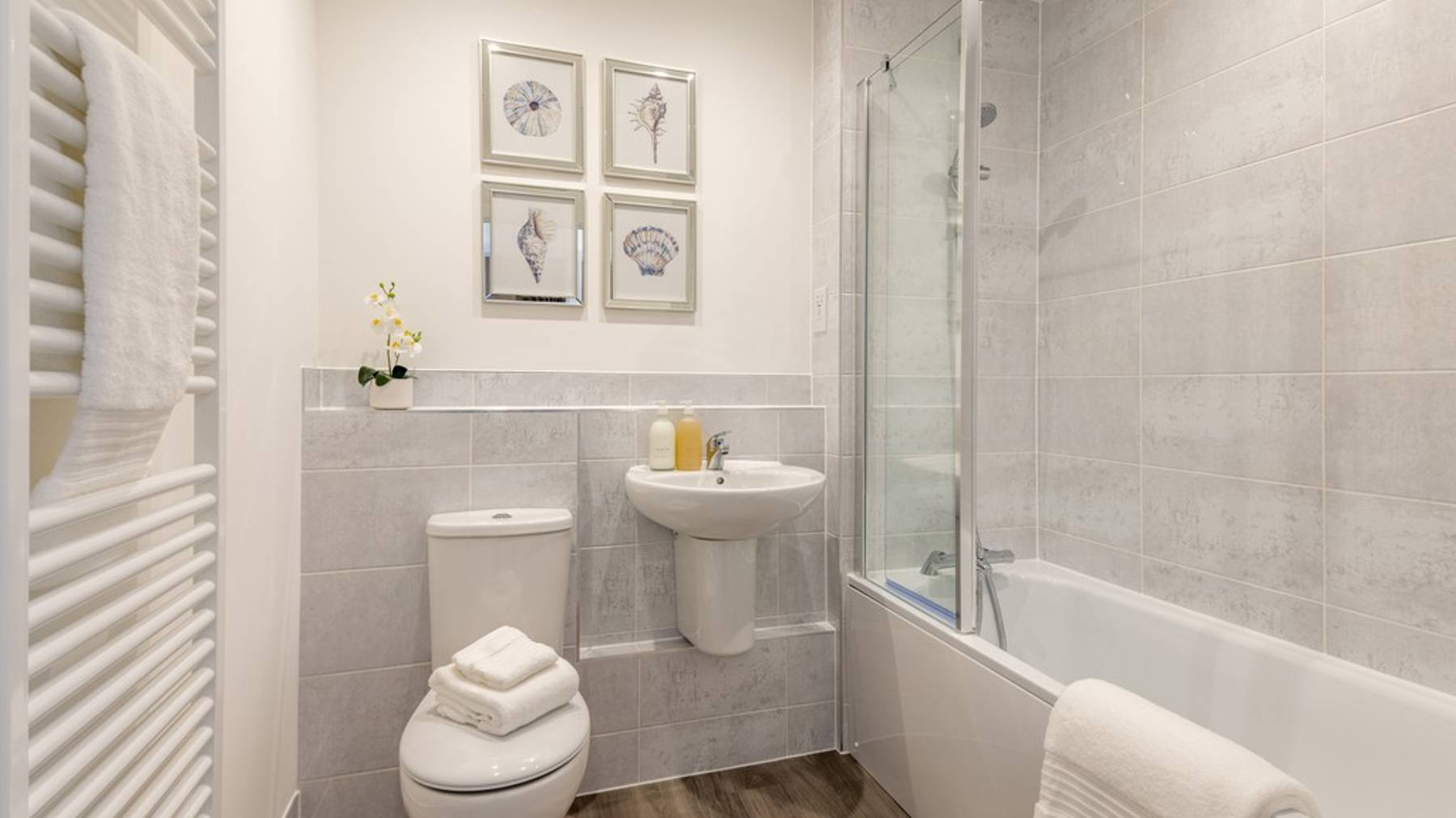 Yearsely Apartments GF Ingatestone Bathroom